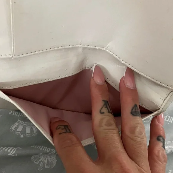 Coach Tan Signature wallet flap - Picture 6 of 7